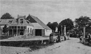 Café De Boer in Frieschepalen, 29 juli 1917. Bron: ’t Pompeblêd, nr. 204, november 2012.